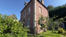 MAISON DE CHARME à vendre 8 pièces  CENTRE AUFFAY (76)