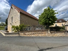Dpt Dordogne (24), à vendre COULAURES maison P11 de 390 m² - Terrain de 4 828,00 m² - Plain pied