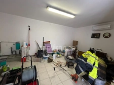 Dpt Dordogne (24), à vendre COULAURES maison P11 de 390 m² - Terrain de 4 828,00 m² - Plain pied