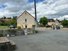 Dpt Dordogne (24), à vendre COULAURES maison P11 de 390 m² - Terrain de 4 828,00 m² - Plain pied