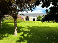 Maison de maitre à vendre 13 pièces LANOUAILLE (24) 2.6 hectares 
