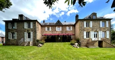 Maison de maitre à vendre 13 pièces LANOUAILLE (24) 2.6 hectares 