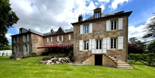 Maison de maitre à vendre 13 pièces LANOUAILLE (24) 2.6 hectares 