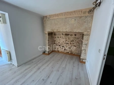 Maison de bourg à vendre 4 pièces env 211m² EXCIDEUIL (24)patio et jardin