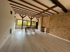 Maison de bourg à vendre 4 pièces env 211m² EXCIDEUIL (24)patio et jardin