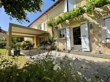 Dpt Dordogne (24), à vendre  maison P8 de 292,68 m² - Terrain de 1 777,00 m² 