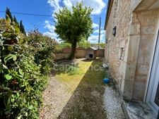 Dpt Dordogne (24), à vendre COULAURES maison P11 de 390 m² - Terrain de 4 828,00 m² - Plain pied