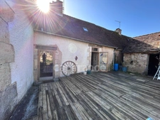 Maison à vendre 3 pièces HAUTEFORT (24)