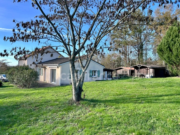 Maison à vendre 6 pièces GENIS (24) 2420m² de terrain DORDOGNE