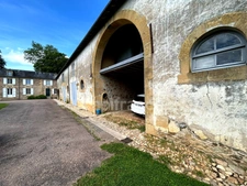 Maison de maitre à vendre 13 pièces LANOUAILLE (24) 2.6 hectares 