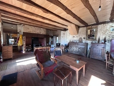Maison à vendre 3 pièces HAUTEFORT (24)