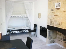 Maison de bourg à vendre 4 pièces env 211m² EXCIDEUIL (24)patio et jardin