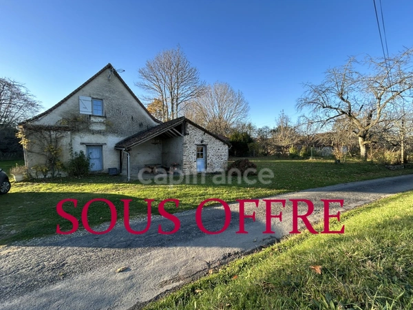 Dpt Dordogne (24), à vendre CHALAIS 24800 maison P2 de 80 m² - Terrain de 40 156,00 m² 