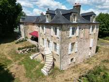Maison de maitre à vendre 13 pièces LANOUAILLE (24) 2.6 hectares 