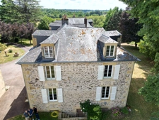 Maison de maitre à vendre 13 pièces LANOUAILLE (24) 2.6 hectares 