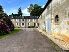 Maison de maitre à vendre 13 pièces LANOUAILLE (24) 2.6 hectares 
