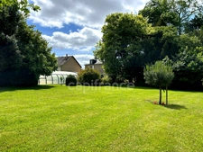 Maison de maitre à vendre 13 pièces LANOUAILLE (24) 2.6 hectares 