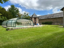 Maison de maitre à vendre 13 pièces LANOUAILLE (24) 2.6 hectares 