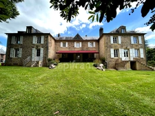 Maison de maitre à vendre 13 pièces LANOUAILLE (24) 2.6 hectares 