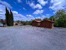 Dpt Dordogne (24), à vendre COULAURES maison P11 de 390 m² - Terrain de 4 828,00 m² - Plain pied