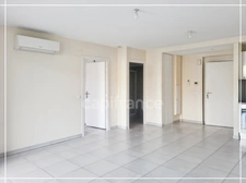 Appartement avec place de parking et garage