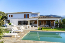 ECCICA SUARELLA PROCHE AJACCIO BELLE VILLA T5 + T2 INDEPENDANT  374M² AVEC PISCINE 