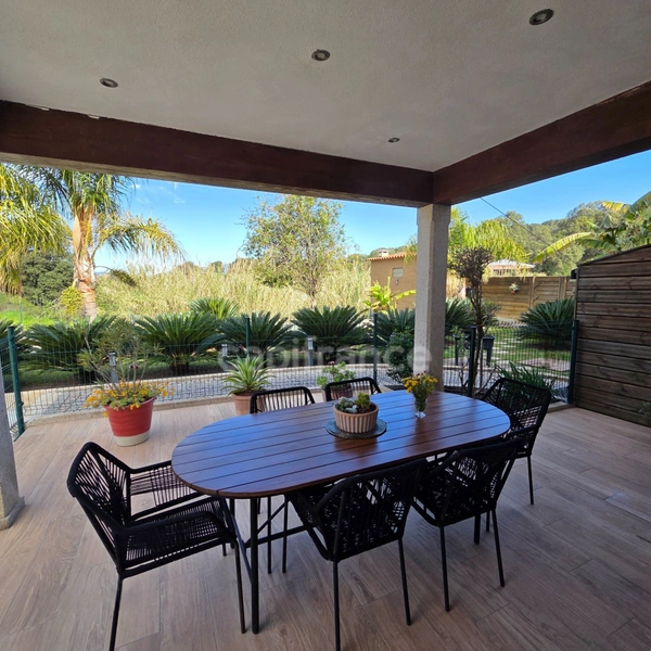 BASTELICACCIA (Corse du sud) proche AJACCIO: Ensemble immobilier de 4 lots avec piscine et jardin paysager