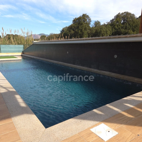 BASTELICACCIA (Corse du sud) proche AJACCIO: Villa de 360m2 avec  piscine et jardin paysager