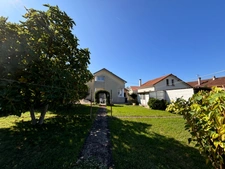 Maison familiale de 113 m2 avec jardin.