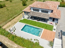 CONTEMPORARY SINGLE-STOREY VILLA WITH VIEWS OF PIC SAINT LOUP AND BALI STONE POOL