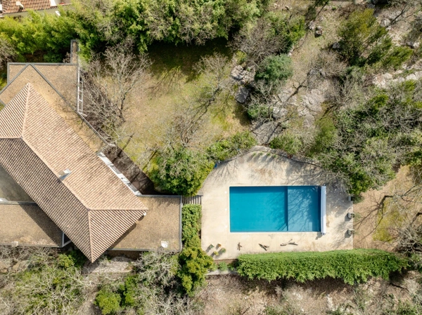  AU NORD DE MONTPELLIER, VILLA CONTEMPORAINE DE 324 m2 SUR UN TERRAIN DE PRÈS DE 1700 M2 AVEC PISCINE