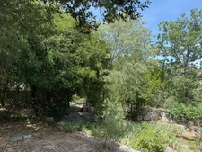 A seulement 25 mn au nord de Montpellier, à vendre terrain de 1100 m2 avec permis de contruire