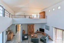  Rare contemporary villa in the heart of the village of Saint-Martin-de-Londres – spacious, light-filled and with great potential