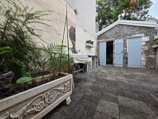 FOR SALE – HISTORIC CREOLE HOUSE ON RUE DE PARIS – SAINT-DENIS