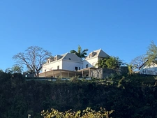 Maison à vendre 10 pièces SAINT DENIS (974)