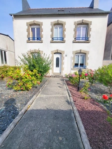 Maison traditionnelle à vendre 6 pièces LANVEOC (29)