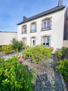 Maison traditionnelle à vendre 6 pièces LANVEOC (29)