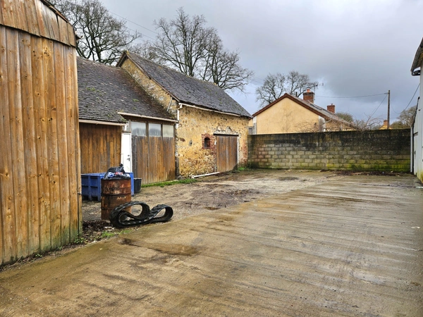 Local/bureau à vendre proche de LE MANS (72)