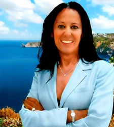 Corinne LAVIALLE, agent commercial immobilier à Six-Fours-les-Plages, 83140