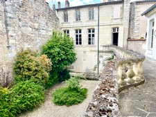 New real estate development of 2 units in Saintes (17100)