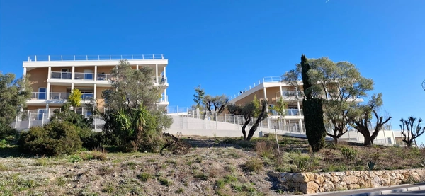 Programme immobilier neuf de 3 lots à Villeneuve-Loubet (06270)