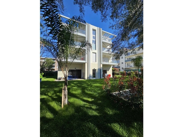 Programme immobilier neuf de 3 lots à Antibes (06600)