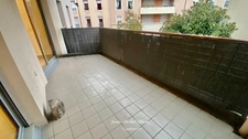 2-bedroom apartment with terrace and garage – Neuville-sur-Saône center (69)