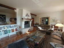 Between alpine panorama and Provençal pine forest… an exceptional property in Pierrevert.