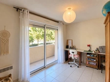 MANOSQUE – T3 traversant avec terrasse, balcon et garage exceptionnel de 24 m²