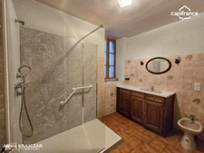 A VENDRE - Maison de village de 144m² - T6, 5 chambres - Double garage de 120m² - Terrasse - VILLEMAGNE L'ARGENTIERE, proche Lamalou-les-bains, Bédarieux, Hérépian (34)