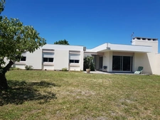 Exclusivité - Maison de Type 6 dans un écrin de verdure située à FOS SUR MER -  1600 M2 de terrain 