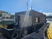 Vivez autrement à Nantes : un appartement flottant de 33 m² au fil de l'eau