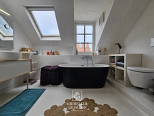 Appartement au charme unique 190 M2 / 5 chambres + cave privative.
