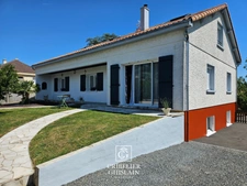 Maison familiale rénovée 240 m² – 10 pièces – 4 chambres – Essarts-en-Bocage (85)